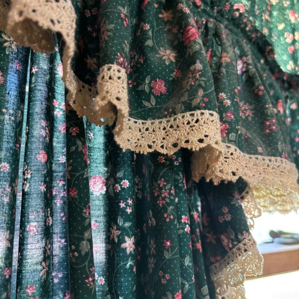 Vintage Green Floral 90's Curtain Lace Trim Ruffled 45